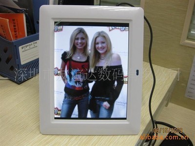 數(shù)碼相框-工廠銷售7寸高清數(shù)字屏數(shù)碼相框/廣告機/電子相冊/MP3/MP4功能-.